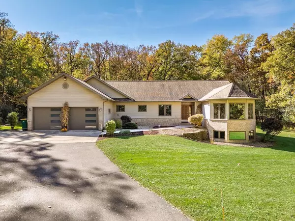 S4341 Fox Hill Circle, Baraboo, WI 53913