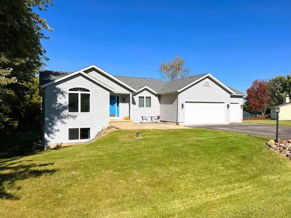 Sun Prairie, WI 53590,6848 MOONLIGHT Circle