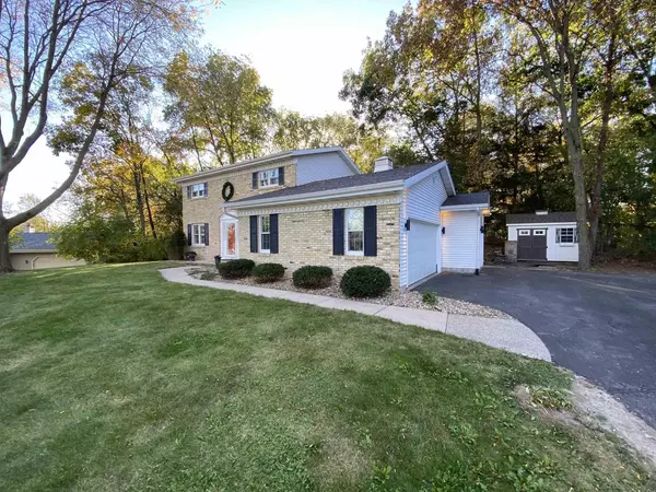 Baraboo, WI 53913,856 Iroquois Circle