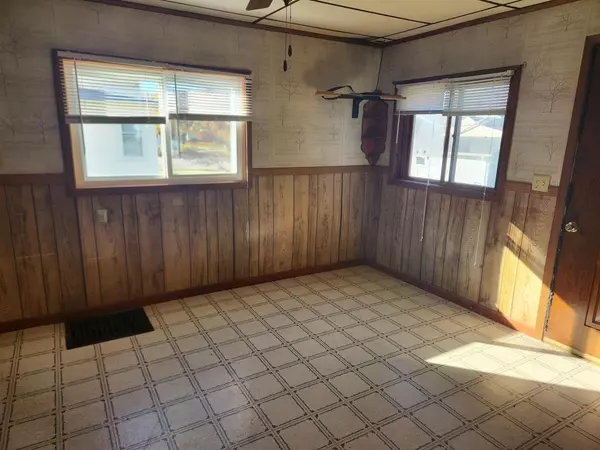 Markesan, WI 53946,41 Park Street