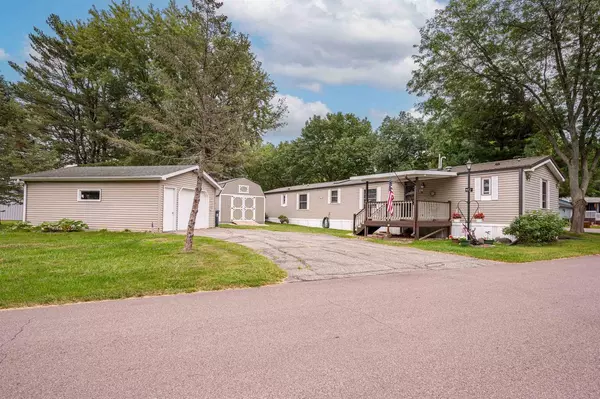 72 Erhardts Trail, Baraboo, WI 53913