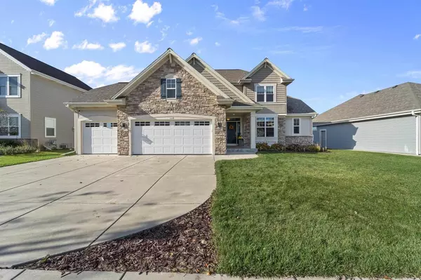 1450 Prairie Creek Boulevard, Oconomowoc, WI 53066