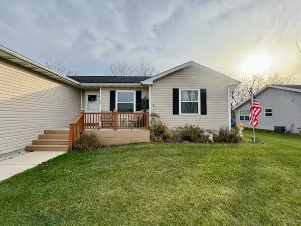 Darien, WI 53114,117 Rolling Meadow Drive