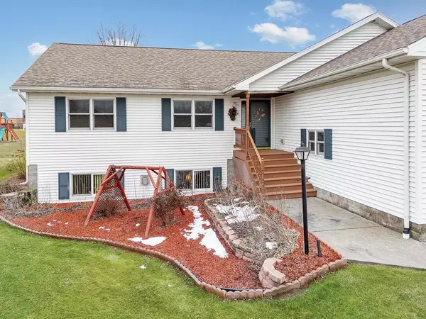 Mauston, WI 53948,848 Heath Court