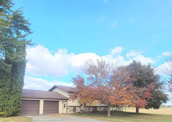 N12086 N Parish Road, Markesan, WI 53946