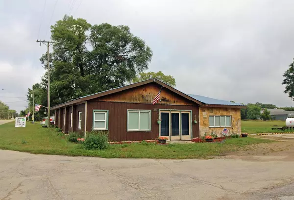 358 S Oak Street, Lone Rock, WI 53556