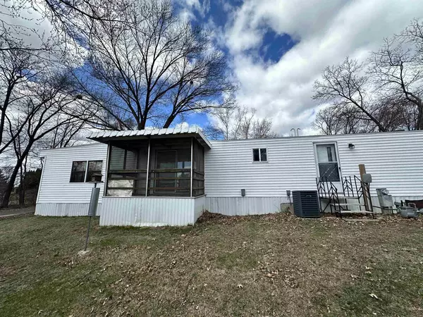 W5410 County Road G, Mauston, WI 53948