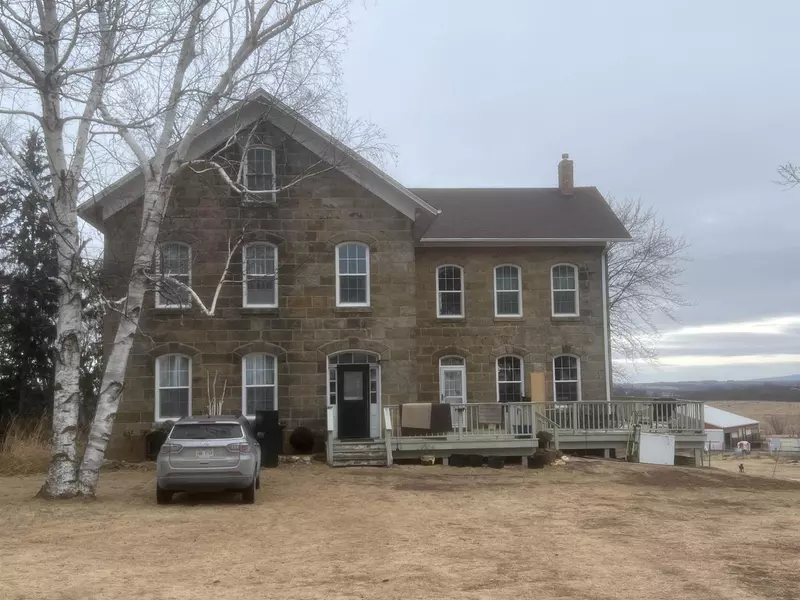 6618 Highway 39, Mineral Point, WI 53565