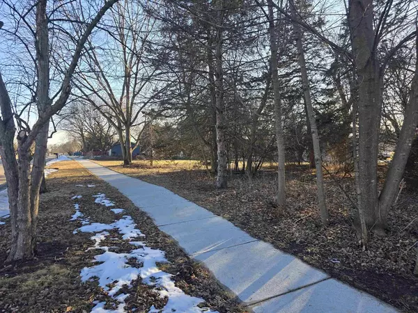 Janesville, WI 53546,2005 W State Street