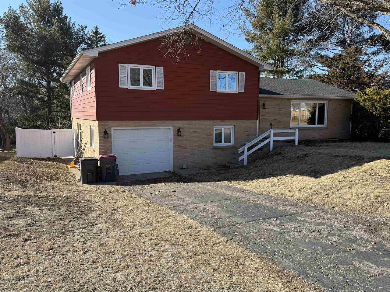 2768 S Mohican Drive, Beloit, WI 53511