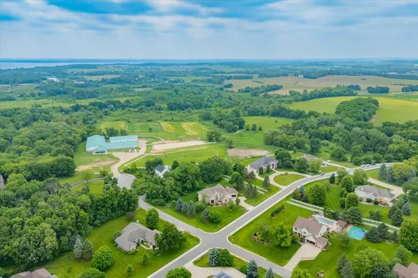 5500 Surrey Lane, Waunakee, WI 53597