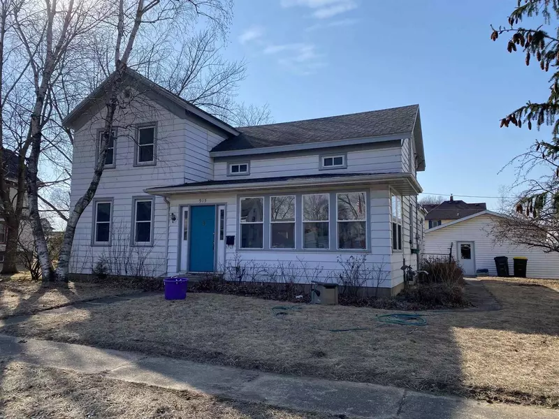 915 Madison Street, Sauk City, WI 53583