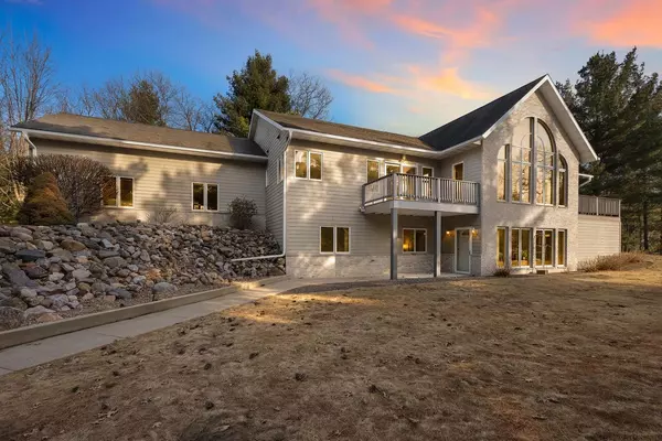 N6921 S Sandstone Drive, Mauston, WI 53948