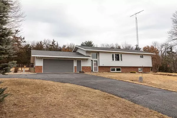 W6620 Edgewood Court, Westfield, WI 53964