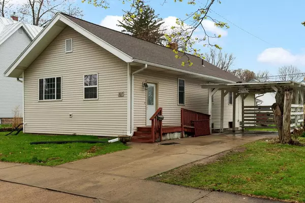 Baraboo, WI 53913,327 7th Street