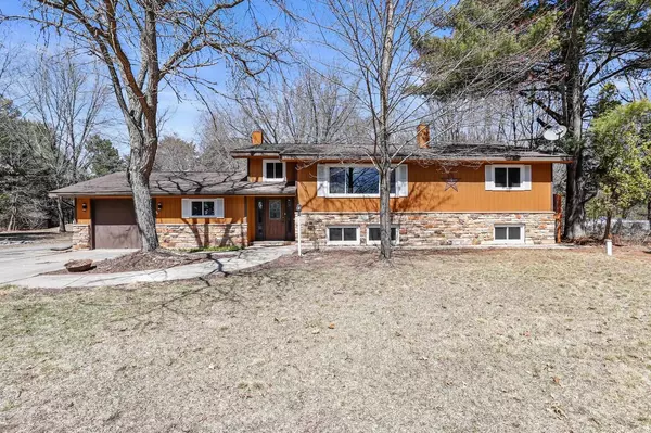 1138 Czech Pass, Friendship, WI 53934