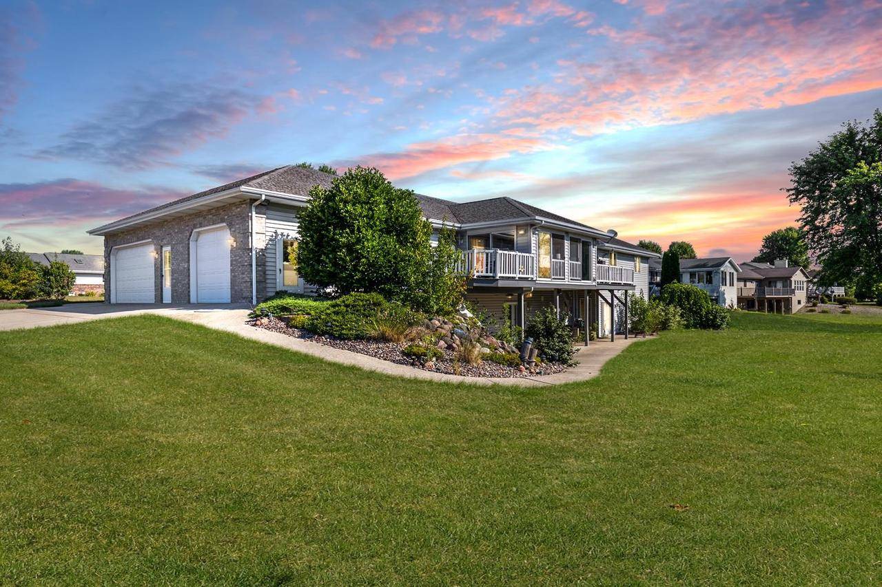 906 Bedford Drive, Janesville, WI 53546