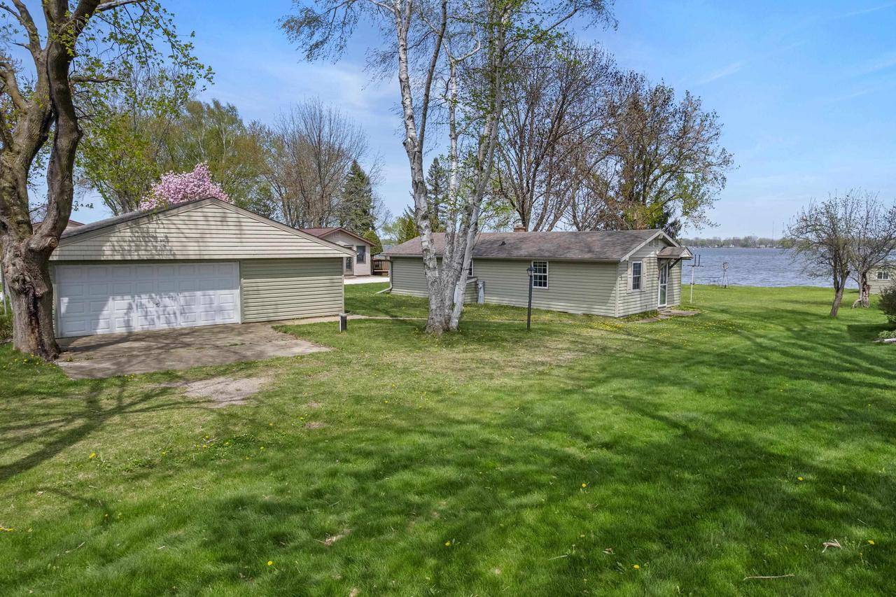 W10340 Sunny Point Road, Beaver Dam, WI 33916