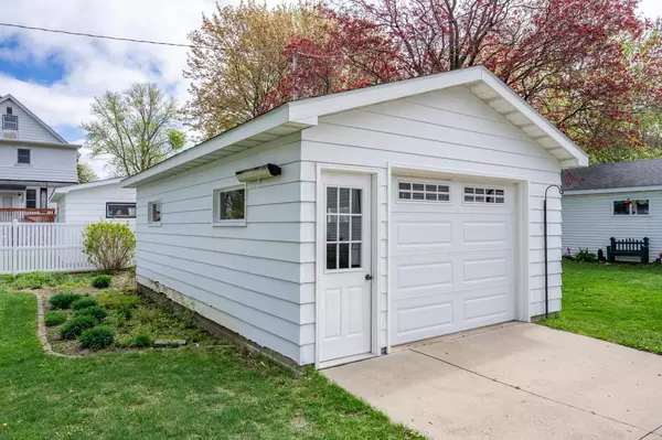 Mauston, WI 53948,333 Maine Street