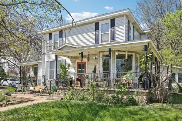 Baraboo, WI 53913,604 9th Avenue