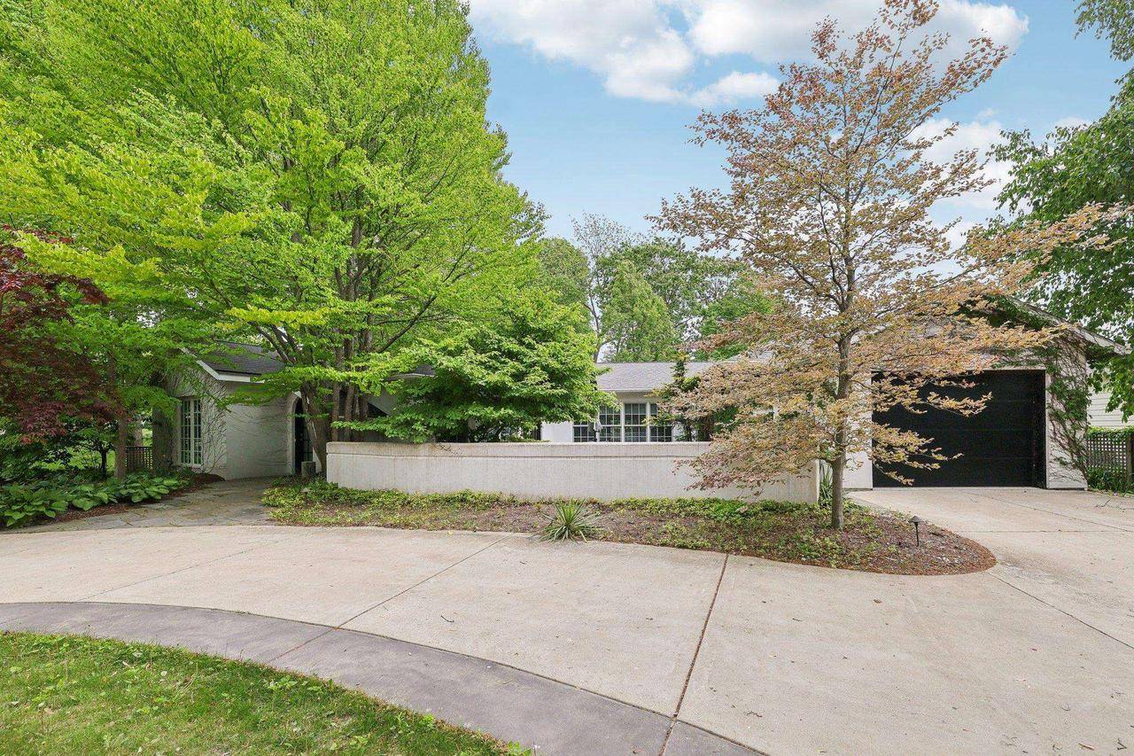 923 Swarthmore Court, Madison, WI 53705