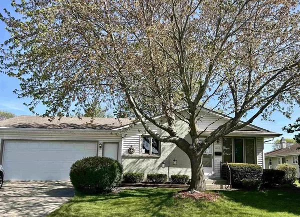 2010 W Wall Street, Janesville, WI 53548