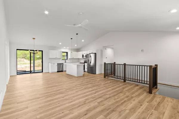 Baraboo, WI 53913,421 Roosevelt Street