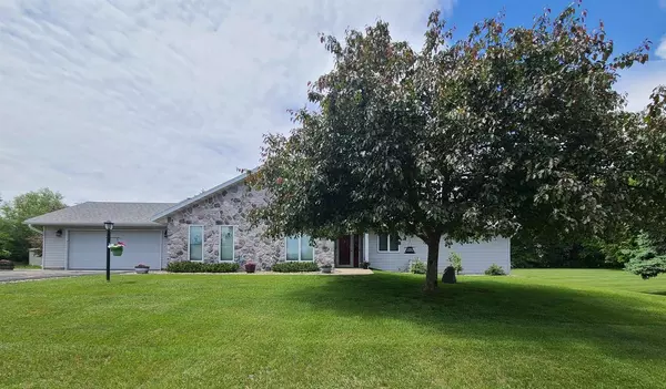 N6923 Donlin Drive, Pardeeville, WI 53954