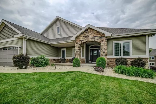 825 Richard Way, Waunakee, WI 53597