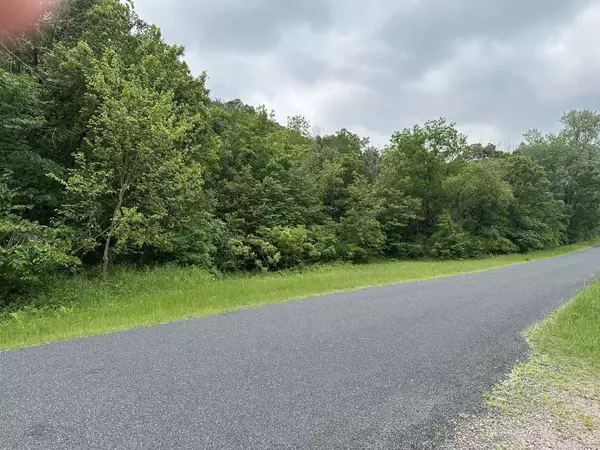 Fairfield Road, Baraboo, WI 53913