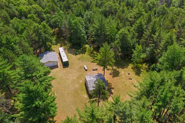 997 W Trout Valley Road, Hancock, WI 54943