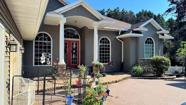 858 S Grouse Court, Wisconsin Dells, WI 53965