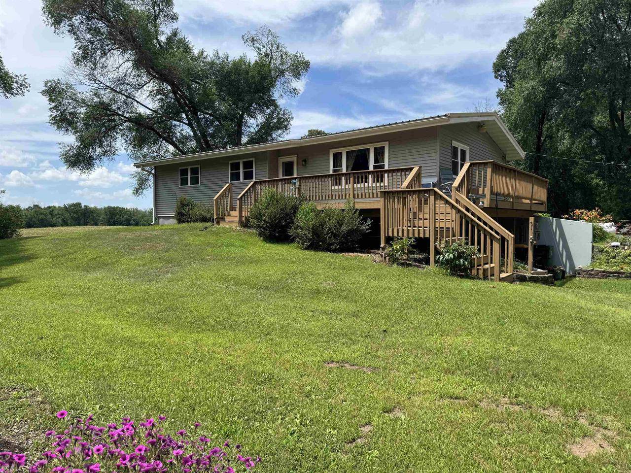 3332 State Highway 133, Blue River, WI 53518