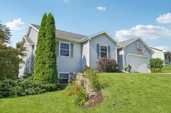 Mount Horeb, WI 53572,501 Glacier Trail