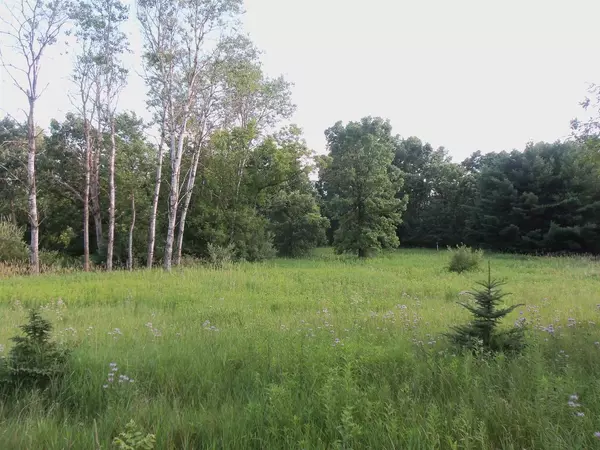 305 Fish Court, Oxford, WI 53952