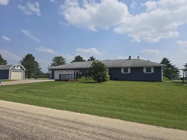 7551 Slabtown Road, Lancaster, WI 53813