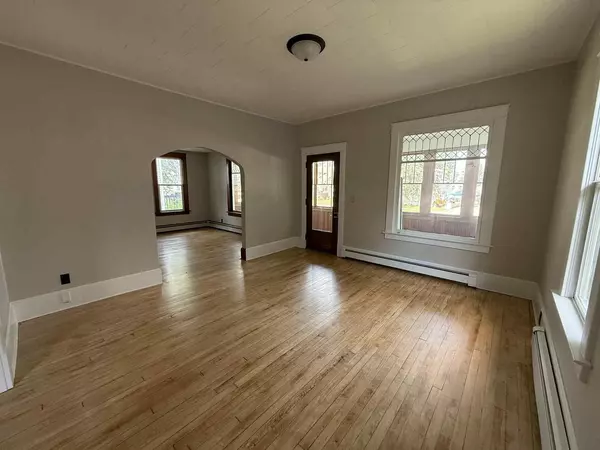 Mauston, WI 53948,620 E State Street