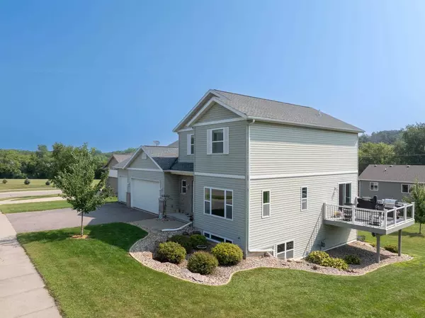 1225 Springbrook Drive, Baraboo, WI 53913