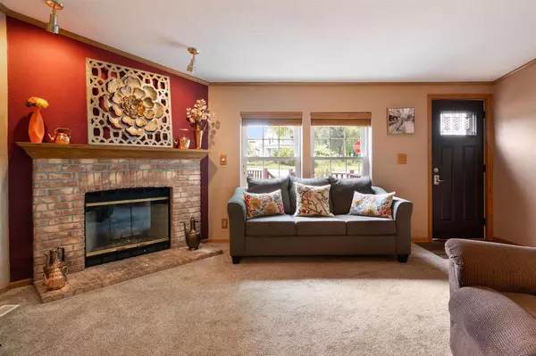 Lake Mills, WI 53551,657 E Lake Street #11