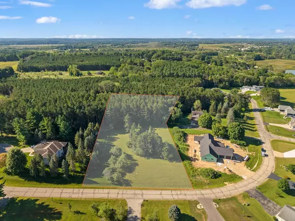 L13 Ptarmigan Drive, Pardeeville, WI 53954