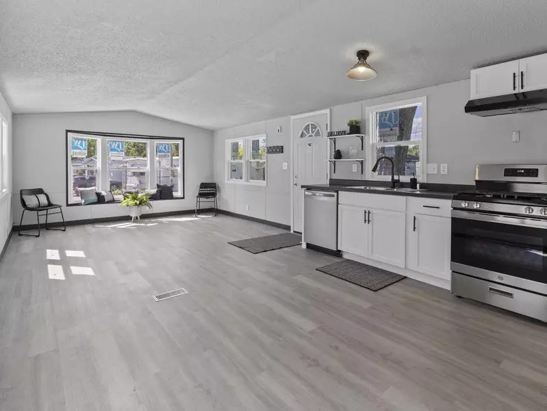 10211 W Greenfield Avenue #18, West Allis, WI 53214