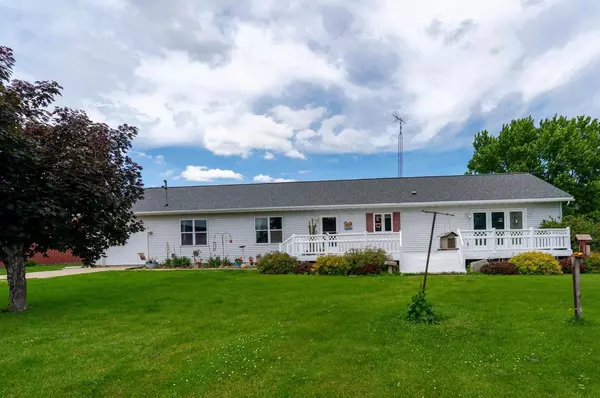 N9717 County Road H, Cambria, WI 53923