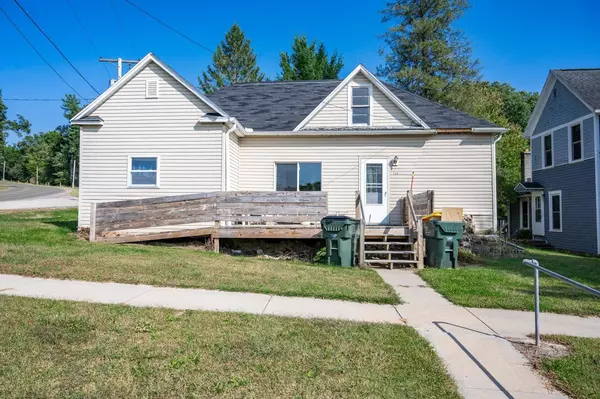 Wonewoc, WI 53968,526 N East Street
