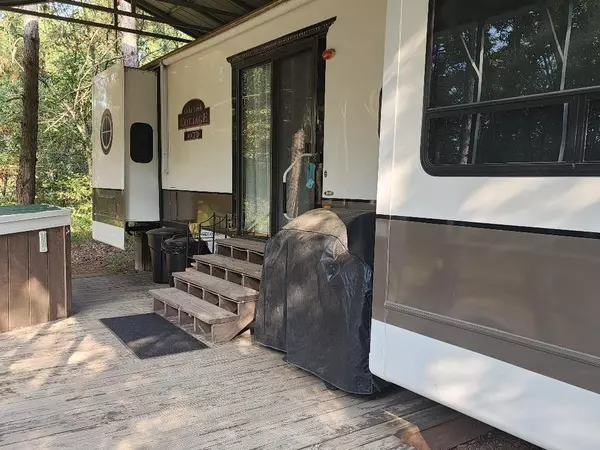 Hancock, WI 54943,996 Blackhawk Court