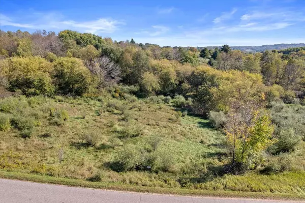 1141-1142 N Dutch Hollow Drive, Woodland, WI 53941