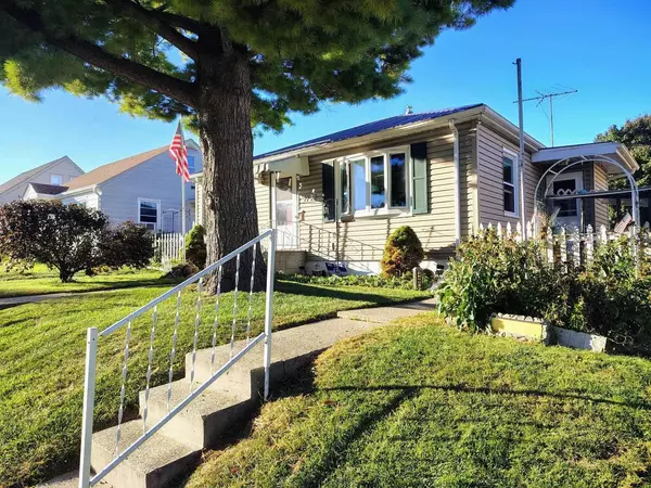 1722 Manitoba Avenue, South Milwaukee, WI 53172