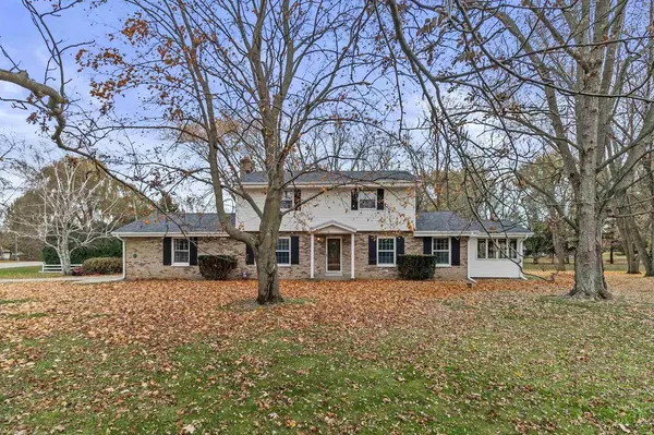 N53W35963 W Lake Drive, Oconomowoc, WI 53066