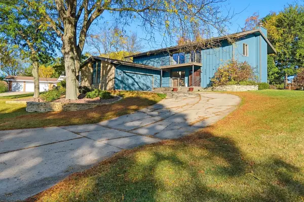 2804 Dartmouth Drive, Janesville, WI 53548