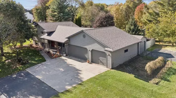 Milton, WI 53563,5237 N Grandeur Drive