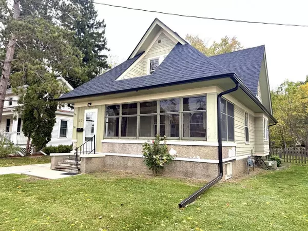 307 S University Avenue, Beaver Dam, WI 53916